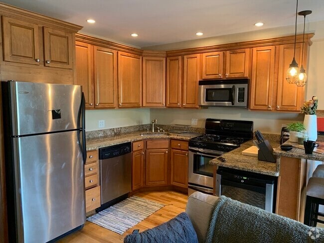 Building Photo - 22 Ward St Unit 2 Rental