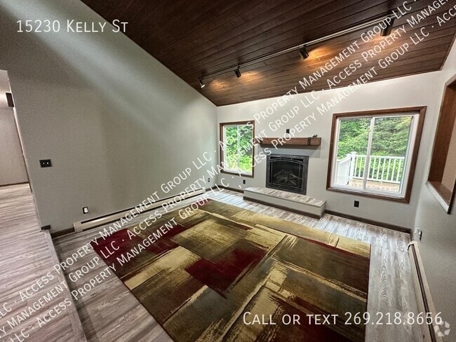 Building Photo - 15230 Kelly St Rental