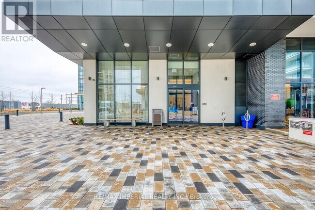 Photo - 30 Samuel Wood Wy Unité 204