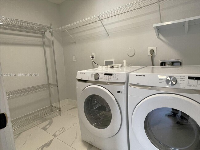 Photo - 1370 NW 3rd St
