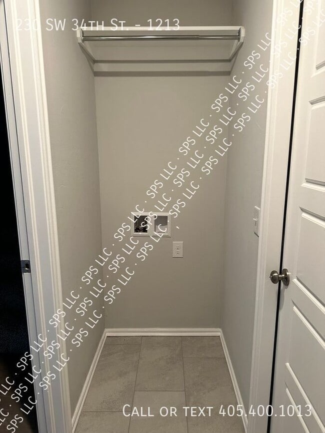 Photo - 230 SW 34th St