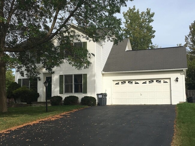 Building Photo - Beautifully Renovated Home in the Shaker School District – Prime Latham Location