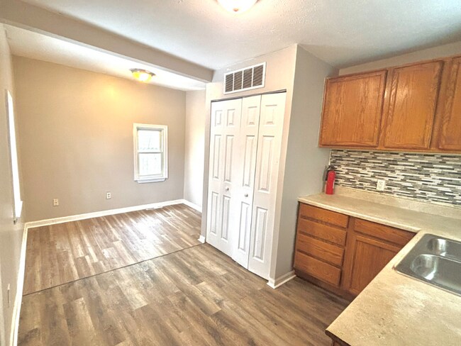 Photo - 1763 Giant St