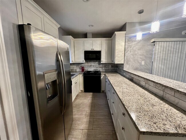 Photo - 3100 Walnut Bend Ln Unit 123