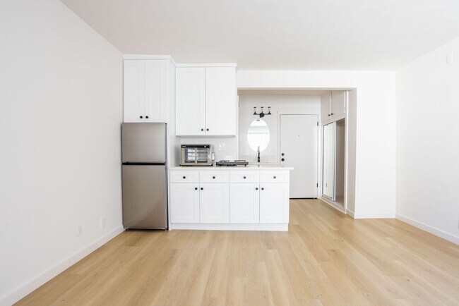 1811 Tamarind Apartments