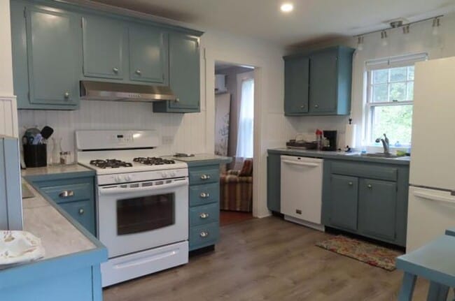 Building Photo - **Winter Rental** Fully Furnished, Beautif...