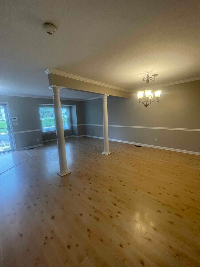 Photo - 108 Sterling Ct