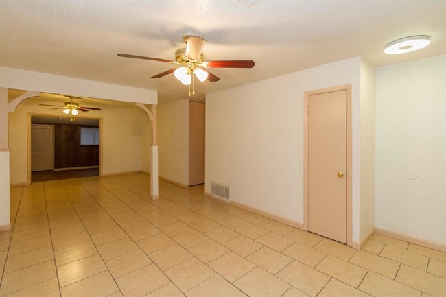 Building Photo - 3609 Teckla Blvd Rental