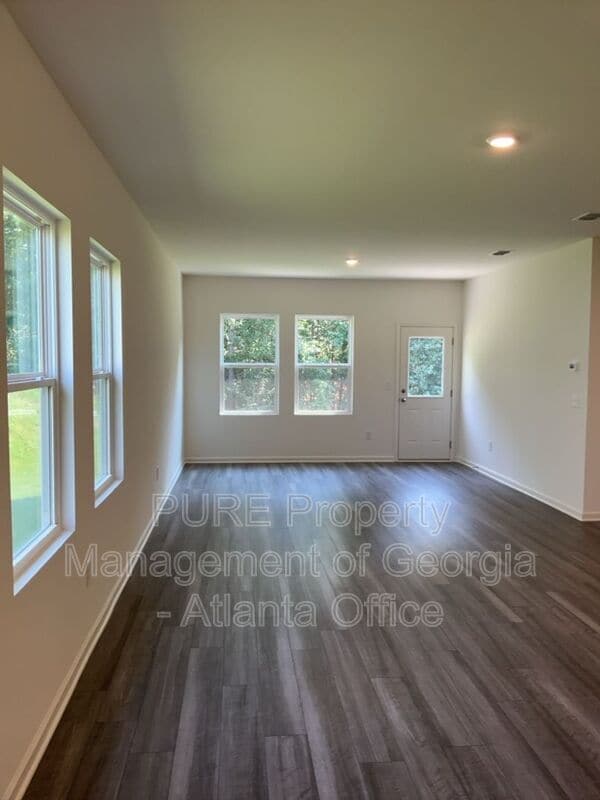 Photo - 25 Crescent Blvd