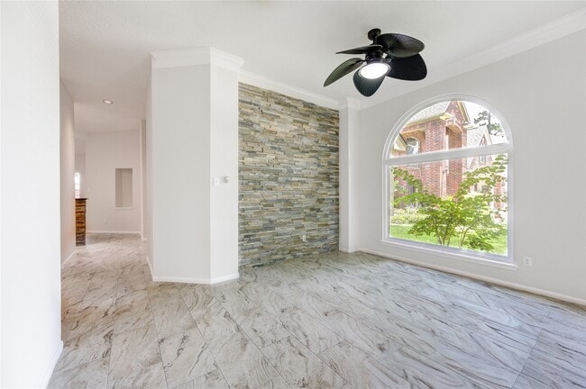 15831 Laurel Cove