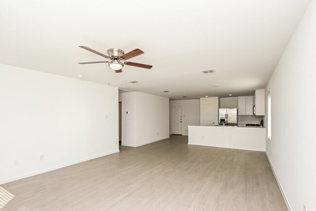 Photo - 10709 Revolver Dr