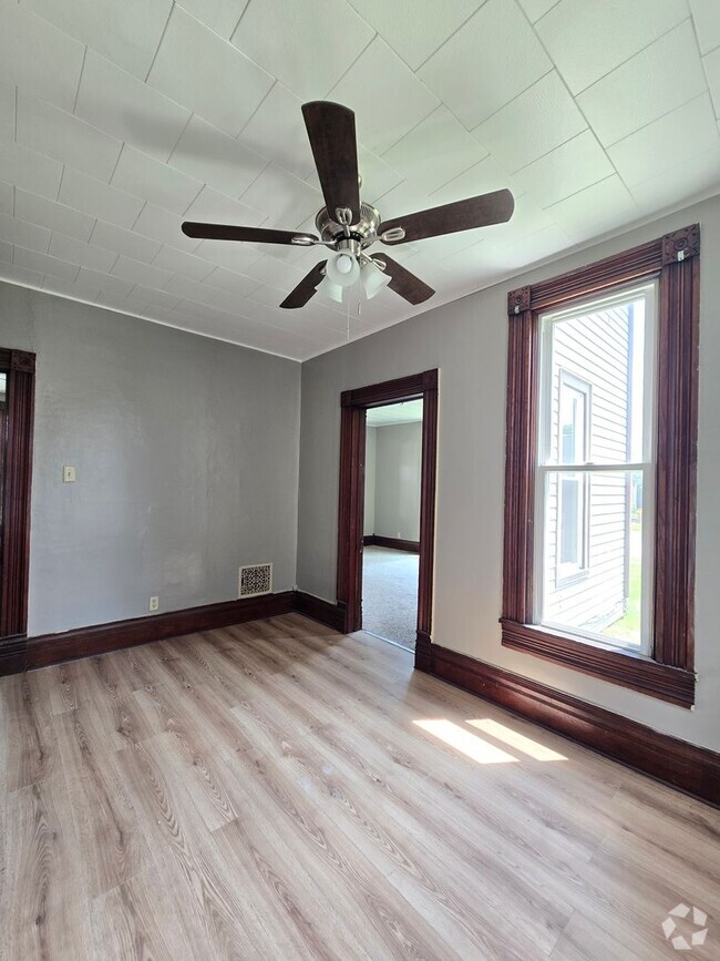 Building Photo - 930 State St Unit 930 State Street #1 Rental