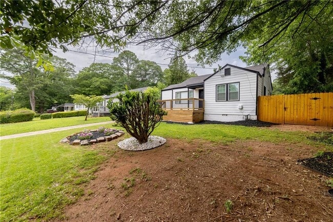 Photo - 2736 Joyce Ave