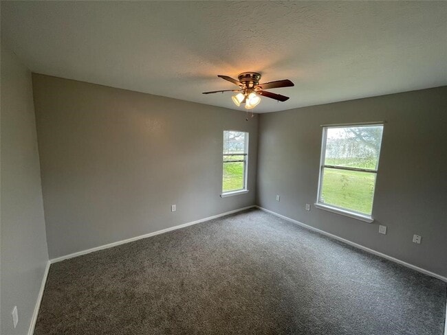 Building Photo - 1708 W 5th St