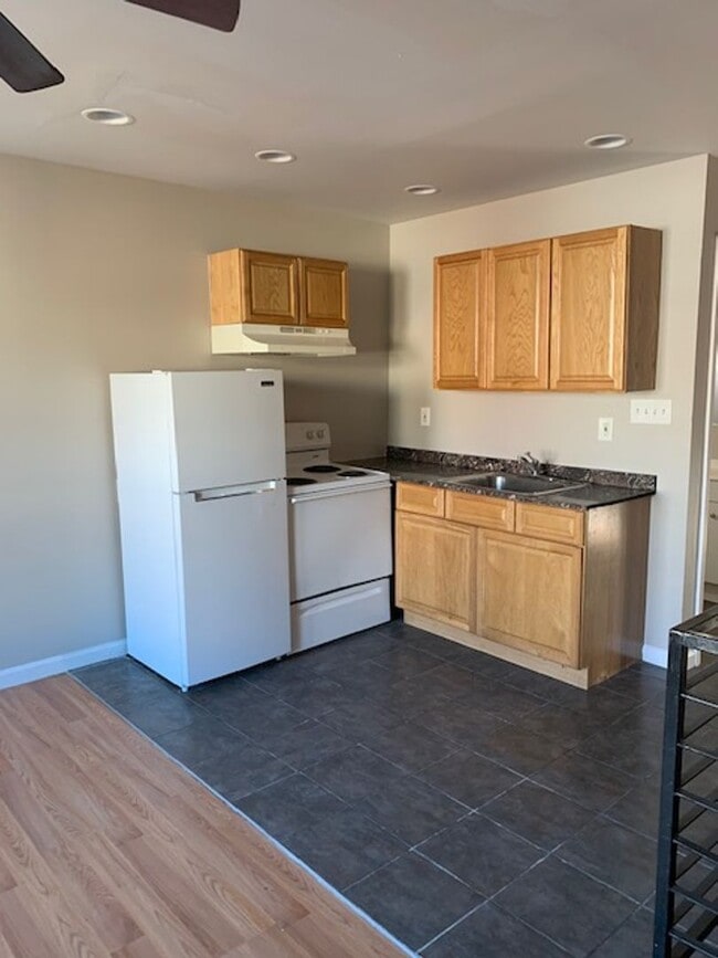 Building Photo - Charming Beautiful One Bedroom Apartment Unit 2nd Floor