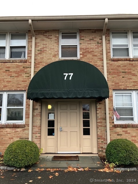 Building Photo - 77 Winfield St Rental