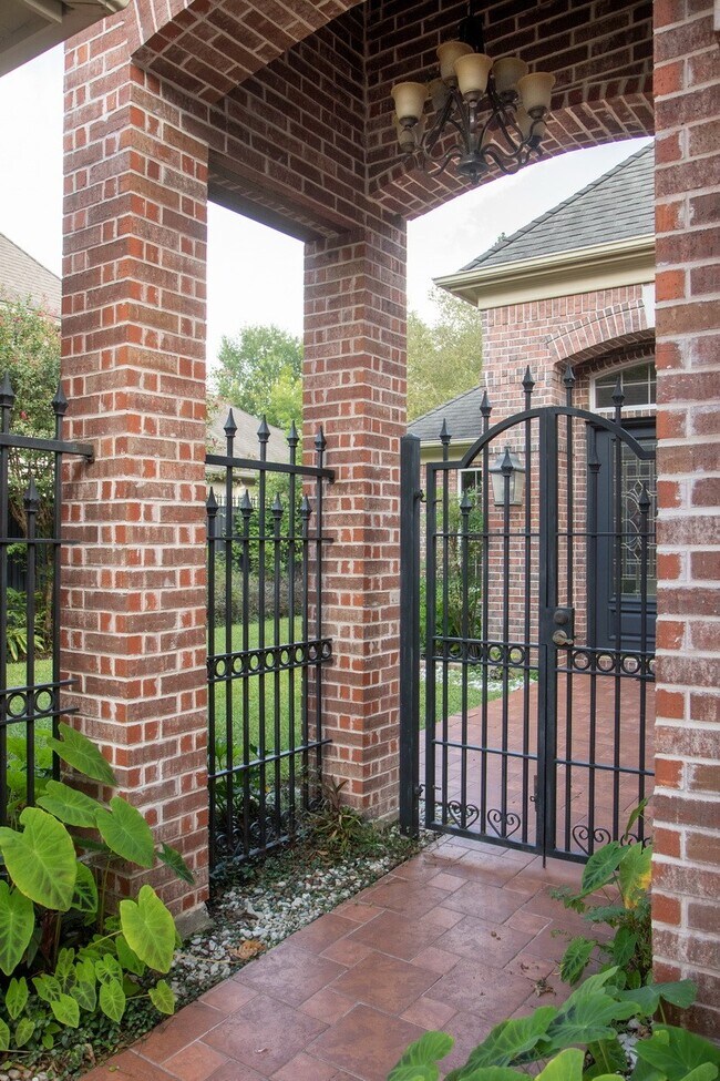 Photo - 3039 Bonnebridge Way Blvd