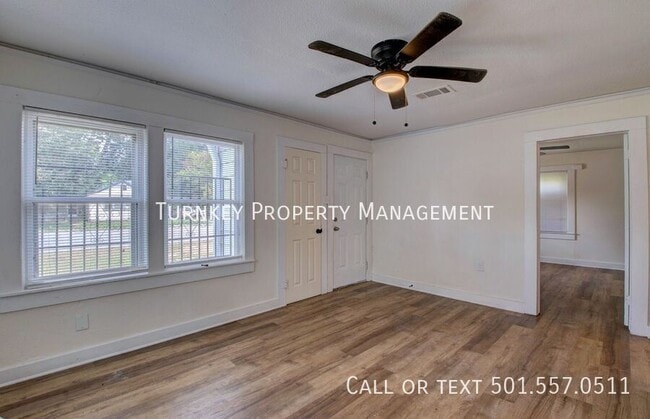Photo - 4904 Lynch Dr