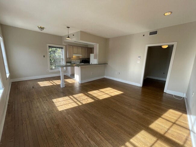 Photo - Junior League - 3039 M Unit 2