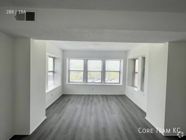 Building Photo - Newly Renovated 2 Bedroom 1 Bathroom Unit 3229-2B Rental