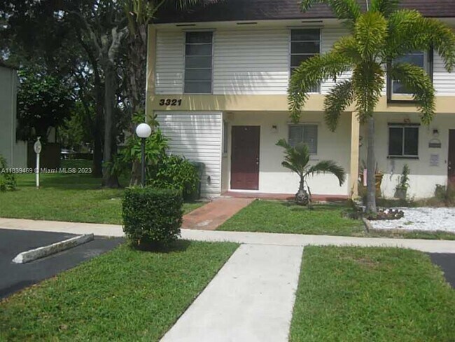 Building Photo - 3321 Farragut St