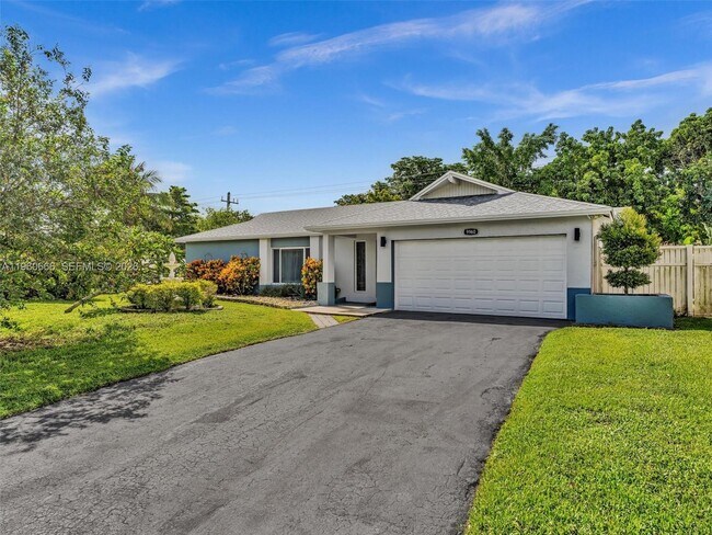 Photo - 9960 NW 23rd St