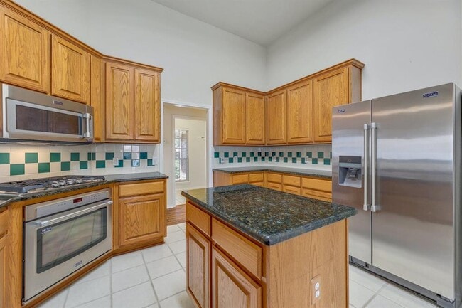 Photo - 2406 Cranberry Cove