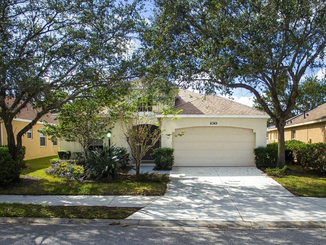 4 bedroom 3 Bath Pool home in Lakewood Ran... - 4 bedroom 3 Bath Pool home in Lakewood Ran...