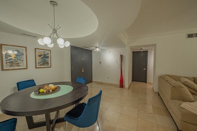 Building Photo - 8925 Collins Ave Unit # 4D Rental