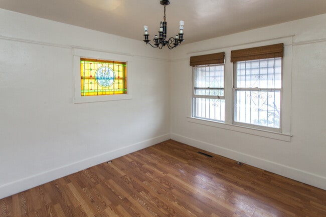 Photo - EDo BRICK BUNGALOW 1/BD 1/BA 1/CG