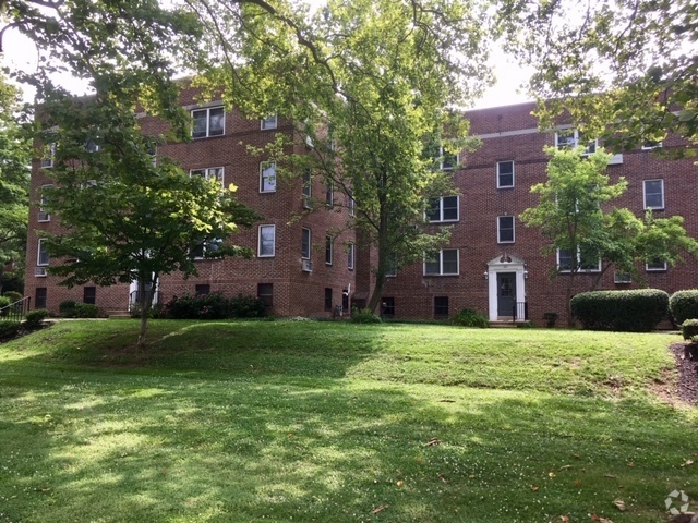 Building Photo - Buchanan Court Apartments