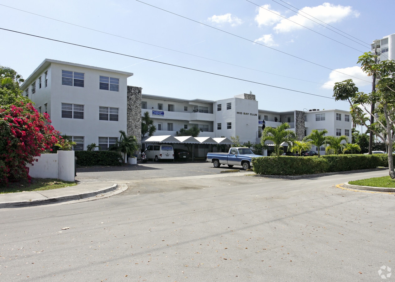 Mid Bay Club - Mid Bay Club Apartments