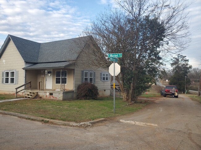 Photo - 1409 E Market St