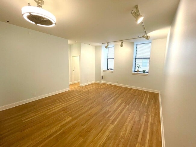 Photo - 234 N Broadway