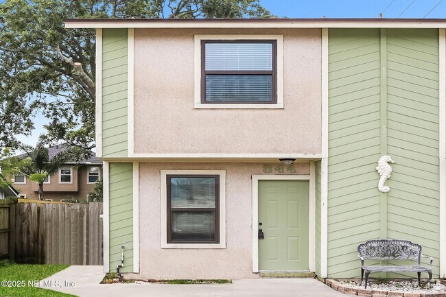 Building Photo - 844 7th Ave S Rental