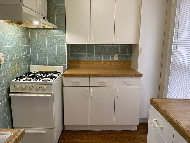 Photo - 127 Selye Terrace Unidad 2