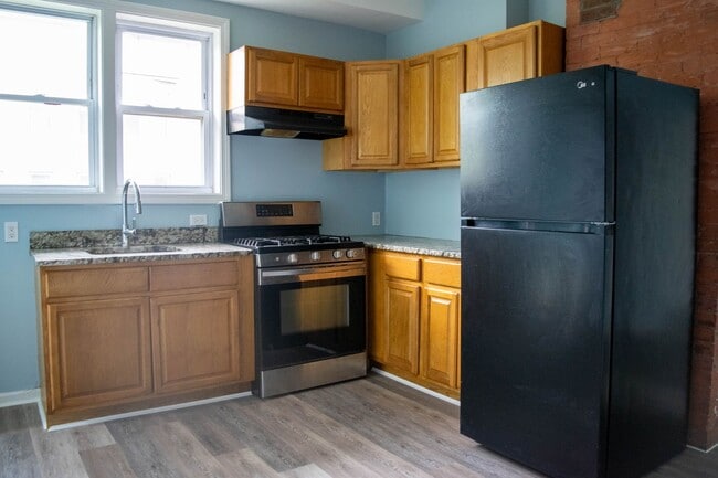 Building Photo - 62 Shelton Ave Unit 2