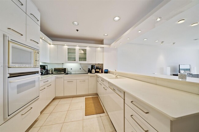 Photo - 201 Crandon Blvd Unit 927