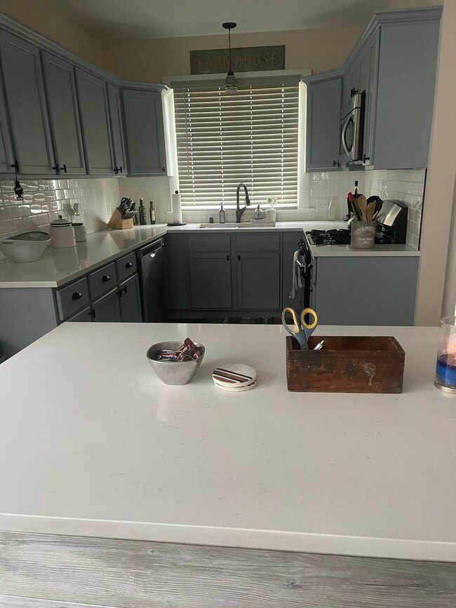 Photo - 808 Blaine Ave