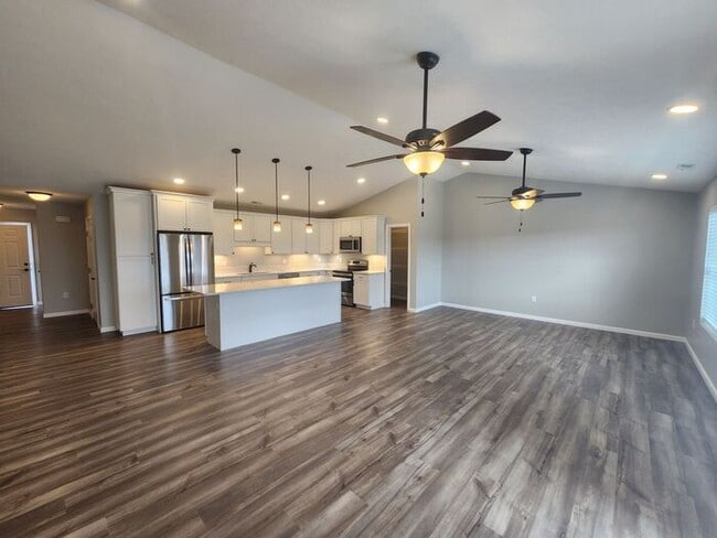 Photo - East Side Terre Haute - 5 Bedroom, 3 Baths, 2 Car Garage Home!