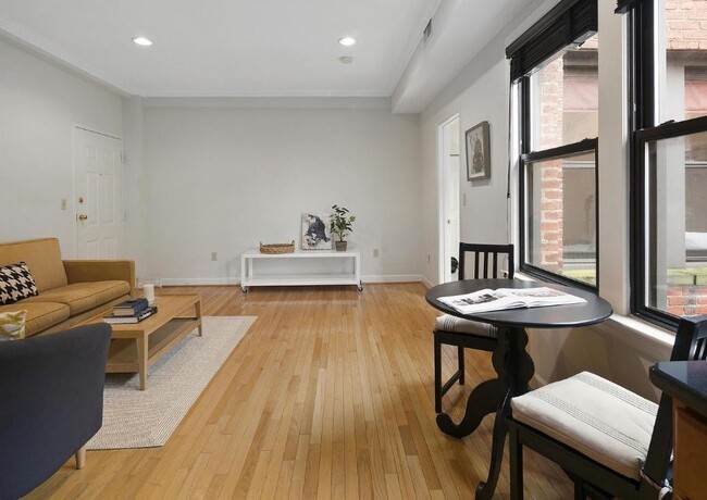 Photo - 1321 Fairmont St NW