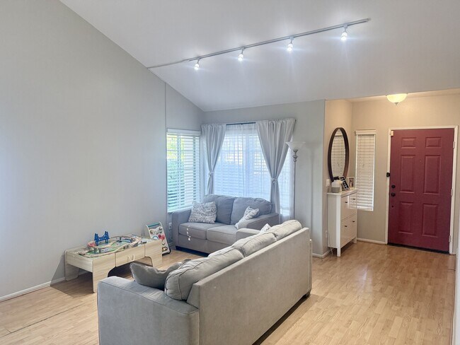 Photo - 26587 Alta Ave