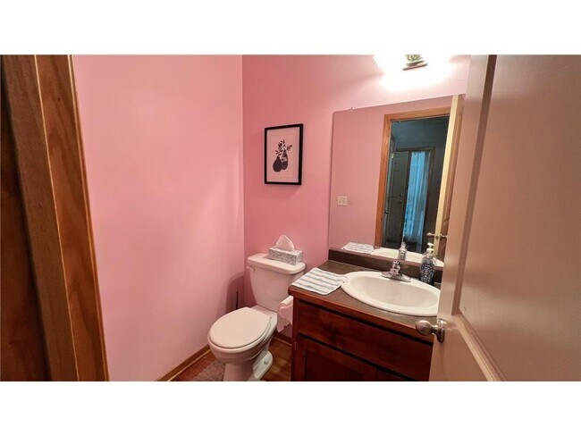Photo - 170 Morgan Ln