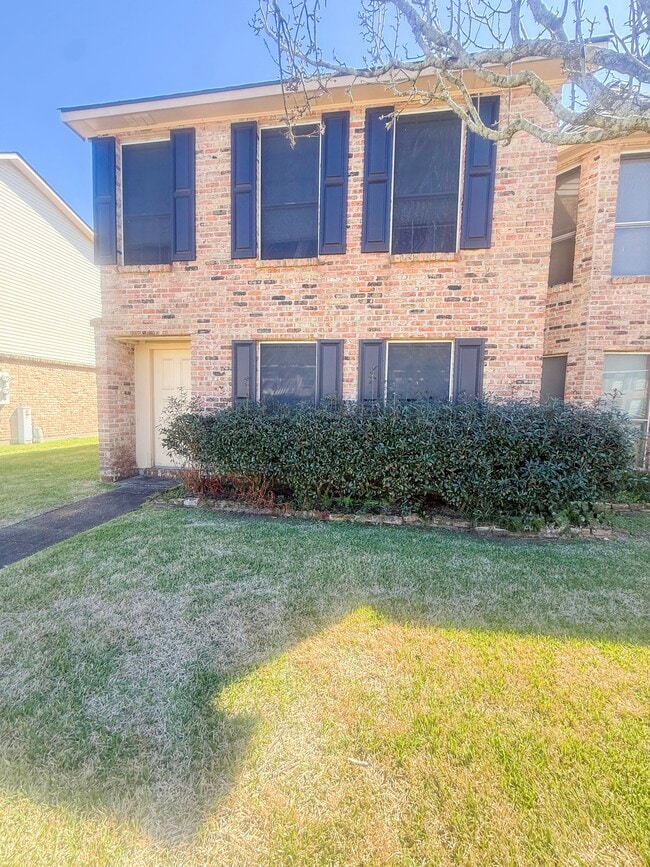 Photo - 214 Greenbriar Dr