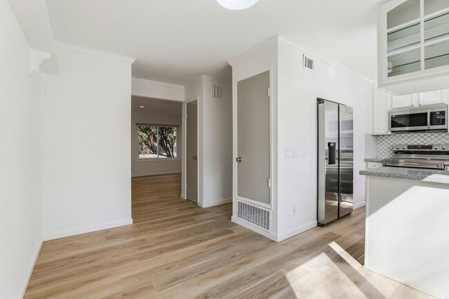 Photo - Freshly Renovated Single-Family Townhouse for Rent