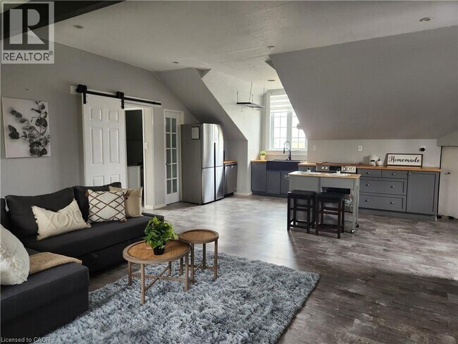 Photo - 267 Pinehurst Rd Unit Upper