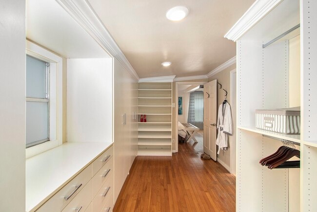 Photo - 2522 Wordsworth St