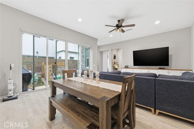 Photo - 155 Spectacle