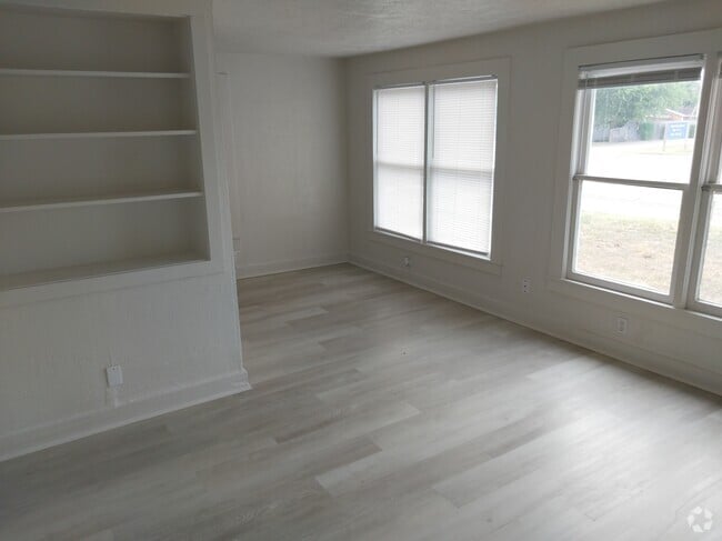 Building Photo - 630 W King Ave Unit 630 W King, E Rental