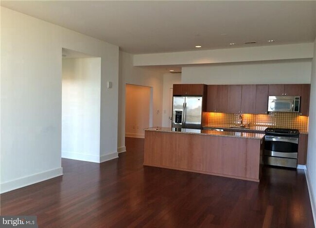 1101 Locust St Unit 9C